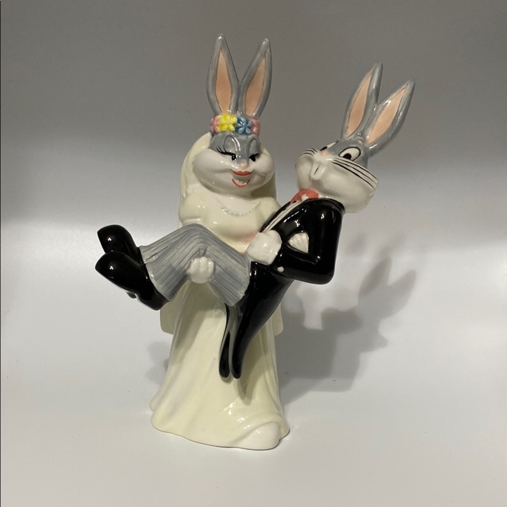 Warner Bros. Bugs Bunny and Lola Bunny Wedding Figurine/Cake Topper